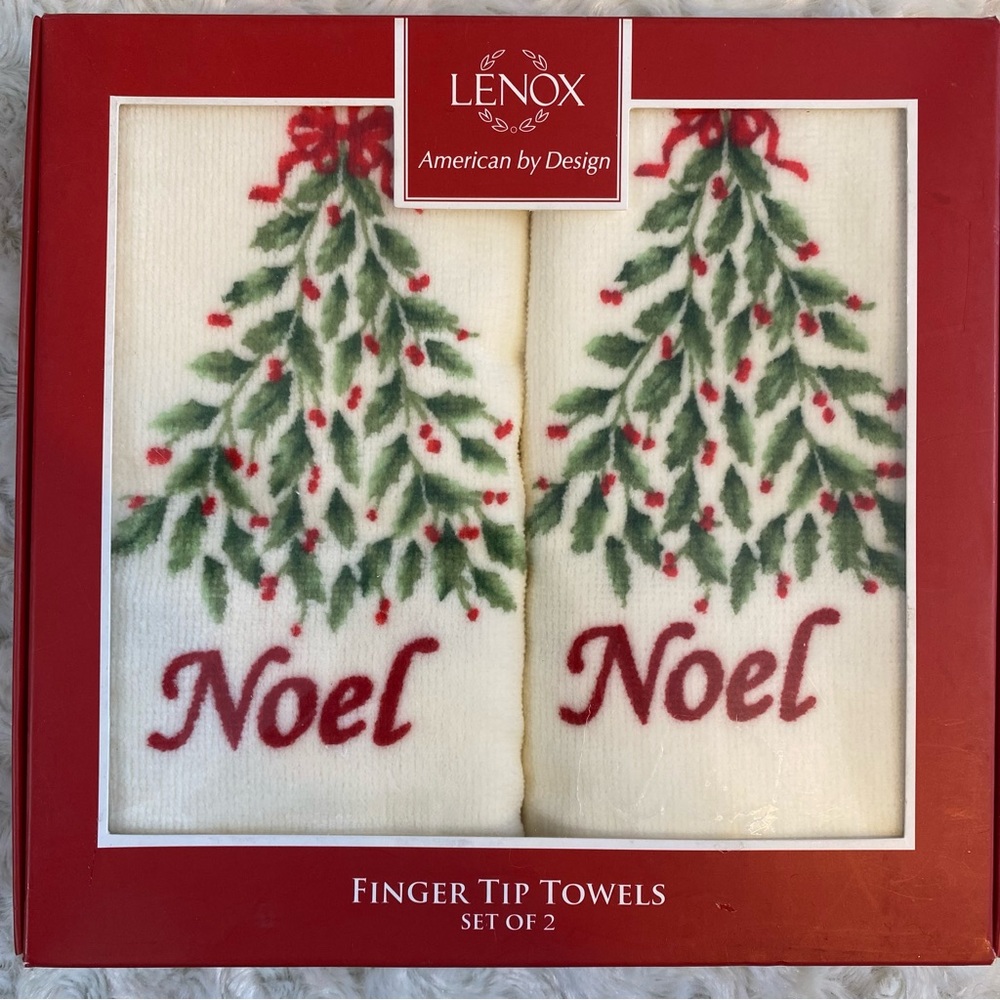 Lenox Christmas fingertip towels